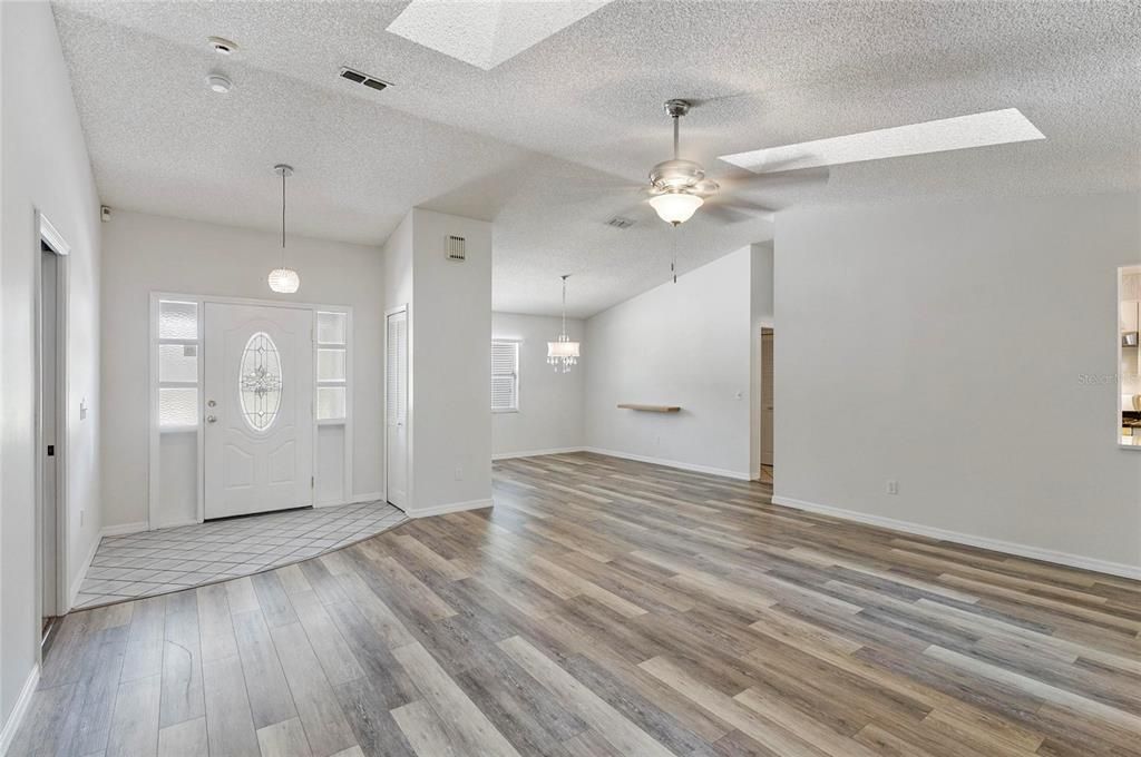 For Sale: $359,900 (3 beds, 2 baths, 2028 Square Feet)