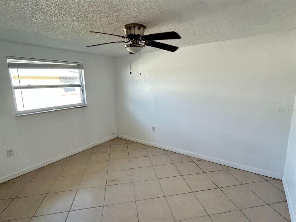 For Rent: $1,250 (2 beds, 1 baths, 722 Square Feet)