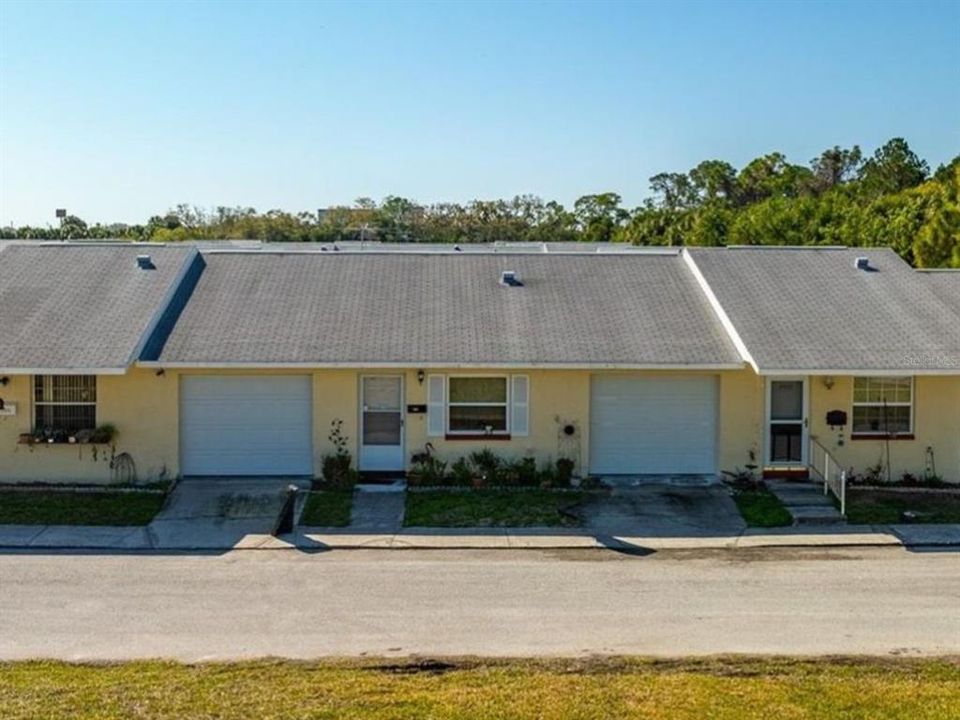 For Rent: $1,250 (2 beds, 1 baths, 722 Square Feet)