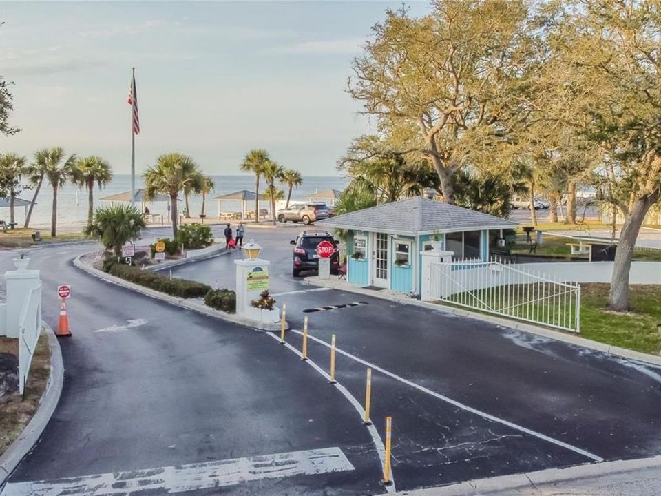 For Rent: $1,250 (2 beds, 1 baths, 722 Square Feet)