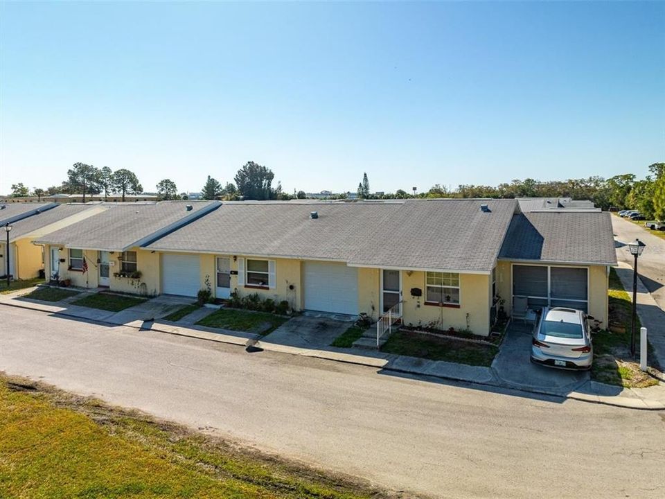 For Rent: $1,250 (2 beds, 1 baths, 722 Square Feet)