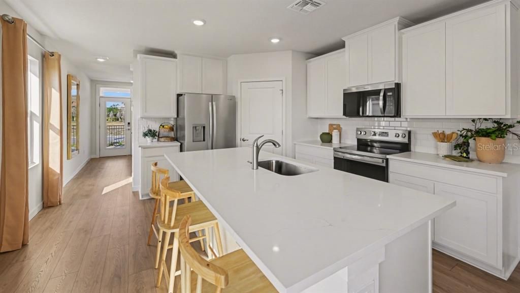 For Sale: $314,380 (4 beds, 2 baths, 1665 Square Feet)