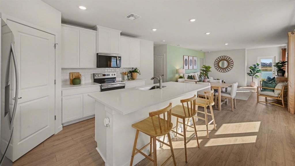 For Sale: $314,380 (4 beds, 2 baths, 1665 Square Feet)