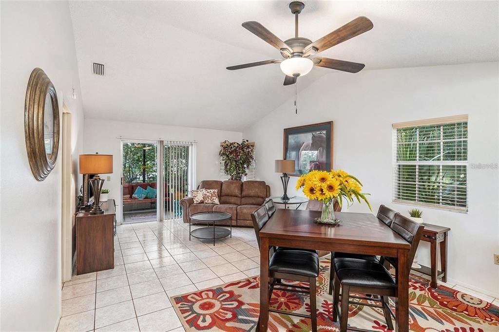 For Sale: $219,000 (2 beds, 2 baths, 1044 Square Feet)