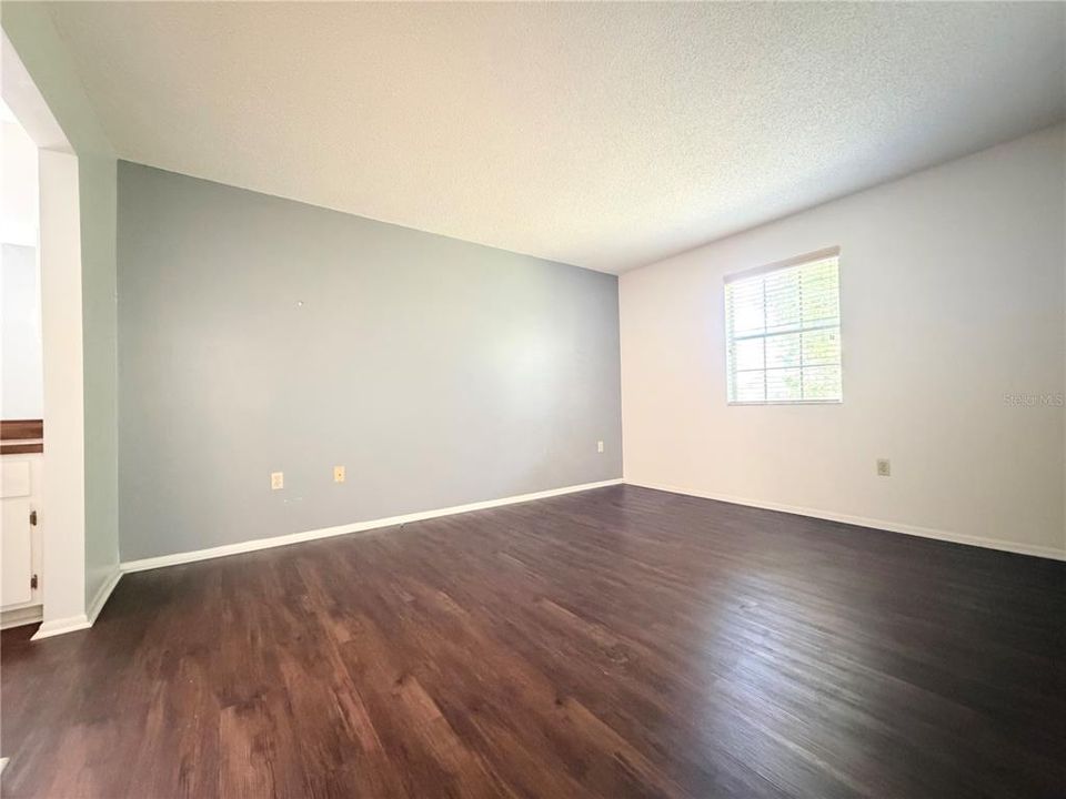 For Sale: $219,000 (2 beds, 2 baths, 1044 Square Feet)
