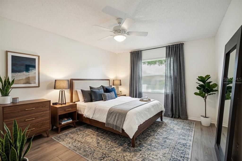 For Sale: $129,000 (2 beds, 2 baths, 984 Square Feet)
