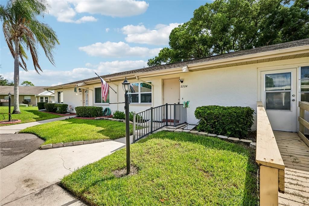 For Sale: $129,000 (2 beds, 2 baths, 984 Square Feet)