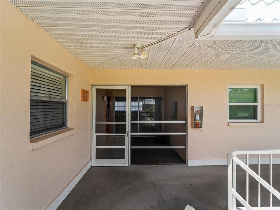 For Sale: $215,000 (3 beds, 2 baths, 1054 Square Feet)