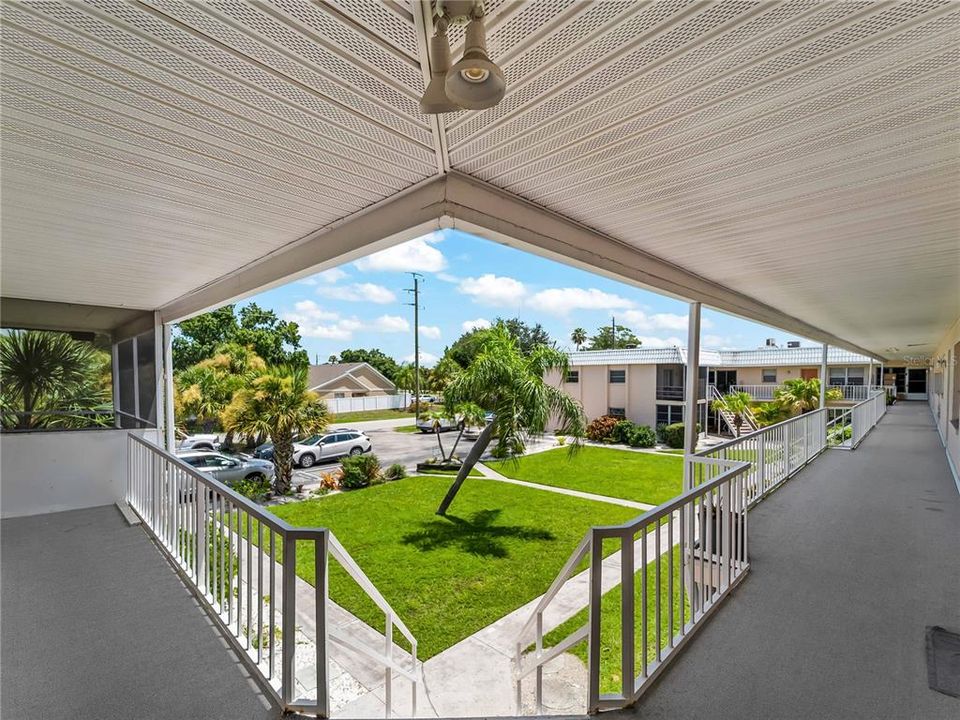 For Sale: $215,000 (3 beds, 2 baths, 1054 Square Feet)