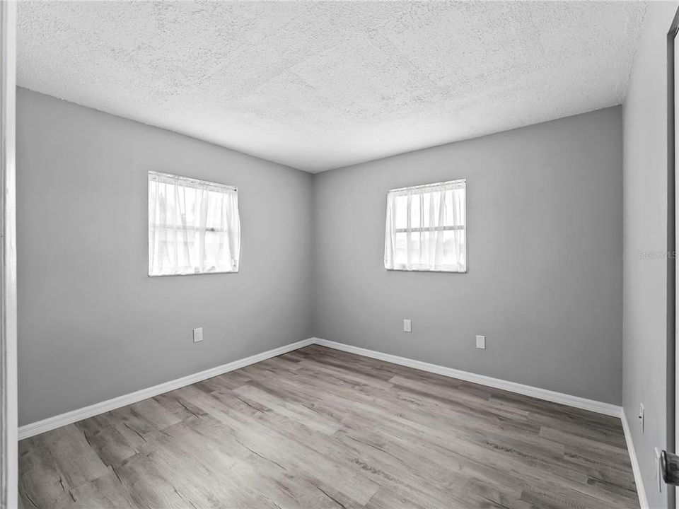 For Sale: $215,000 (3 beds, 2 baths, 1054 Square Feet)