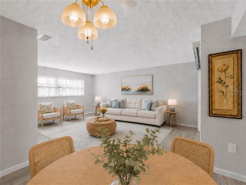 For Sale: $215,000 (3 beds, 2 baths, 1054 Square Feet)