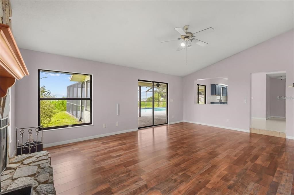 For Rent: $3,500 (4 beds, 2 baths, 2516 Square Feet)