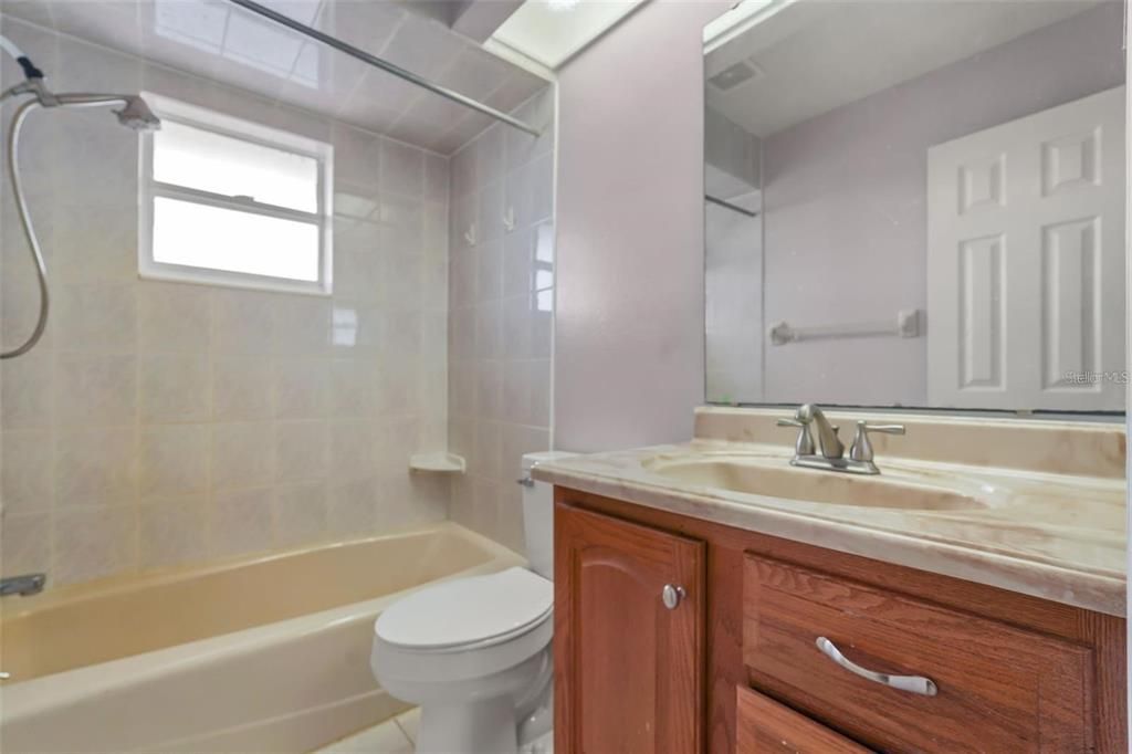 For Rent: $3,500 (4 beds, 2 baths, 2516 Square Feet)