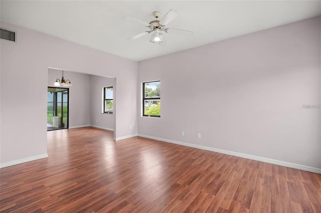 For Rent: $3,500 (4 beds, 2 baths, 2516 Square Feet)