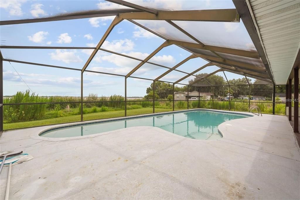 For Rent: $3,500 (4 beds, 2 baths, 2516 Square Feet)