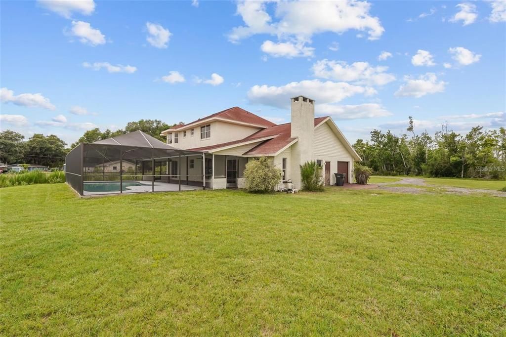 For Rent: $3,500 (4 beds, 2 baths, 2516 Square Feet)