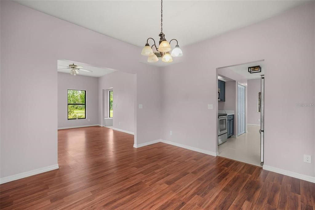 For Rent: $3,500 (4 beds, 2 baths, 2516 Square Feet)