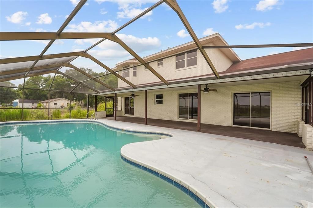 For Rent: $3,500 (4 beds, 2 baths, 2516 Square Feet)