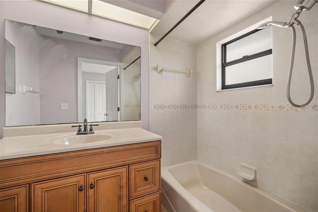 For Rent: $3,500 (4 beds, 2 baths, 2516 Square Feet)