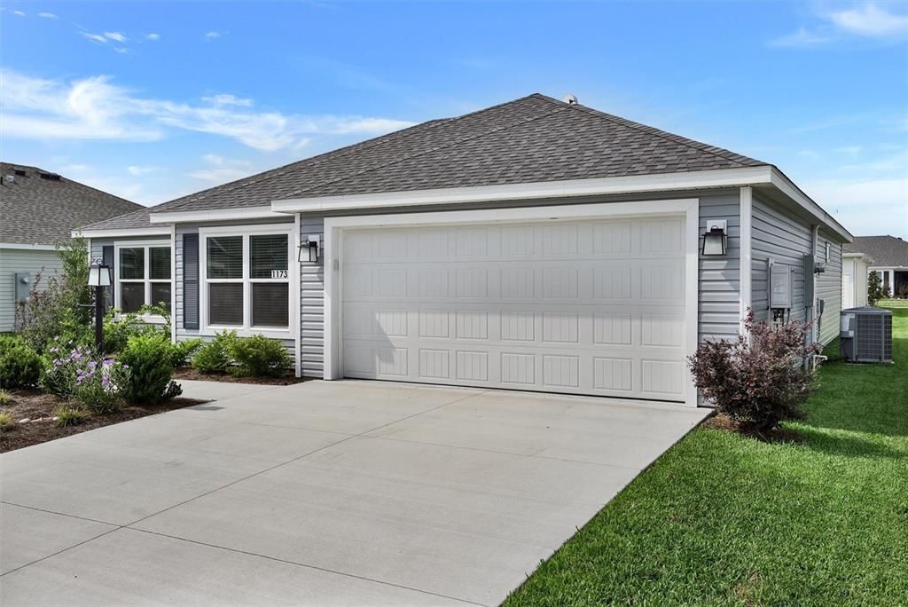 For Sale: $379,900 (3 beds, 2 baths, 1574 Square Feet)