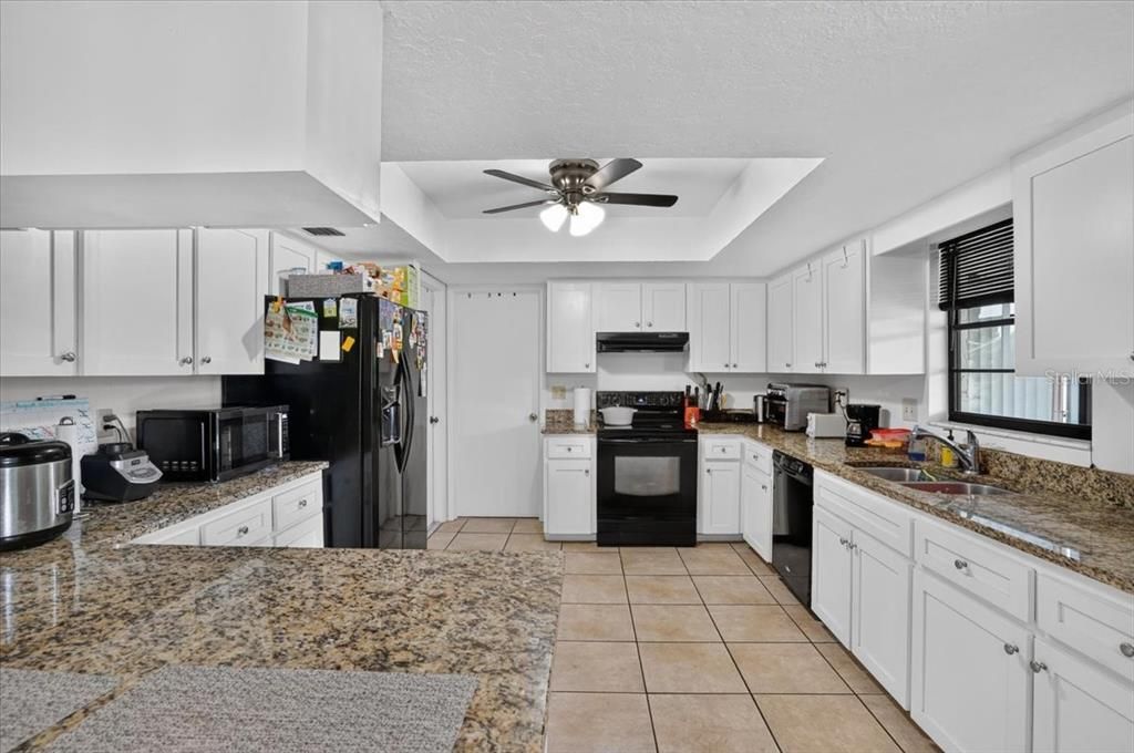 For Sale: $409,000 (3 beds, 2 baths, 1556 Square Feet)