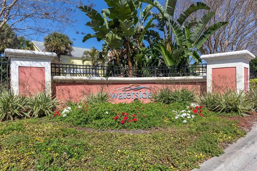 For Rent: $2,300 (2 beds, 1 baths, 825 Square Feet)
