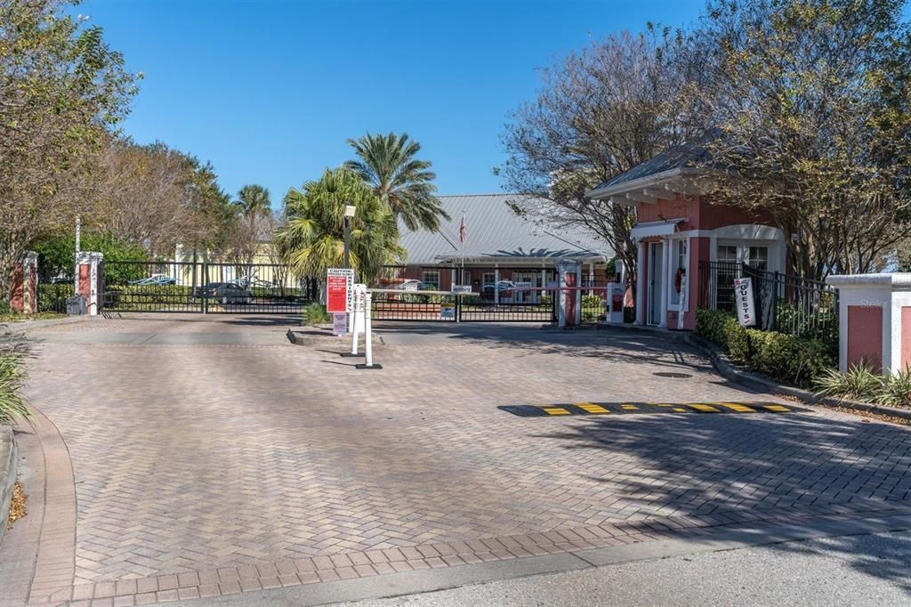 For Rent: $2,300 (2 beds, 1 baths, 825 Square Feet)