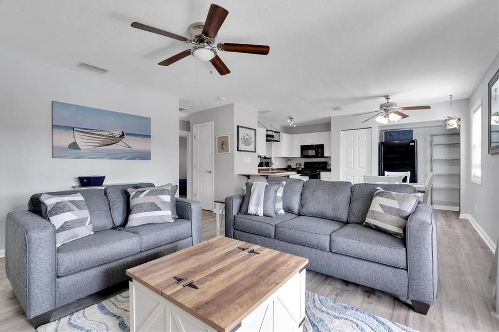 For Rent: $2,300 (2 beds, 1 baths, 825 Square Feet)