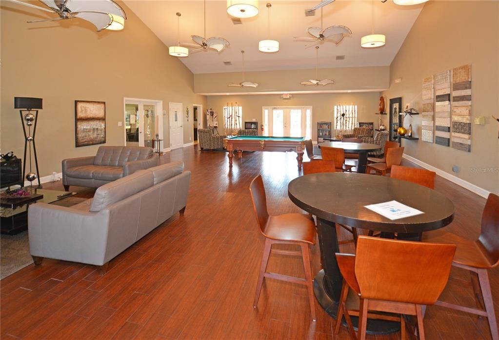 For Rent: $2,300 (2 beds, 1 baths, 825 Square Feet)