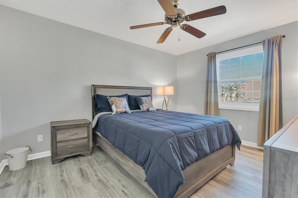 For Rent: $2,300 (2 beds, 1 baths, 825 Square Feet)