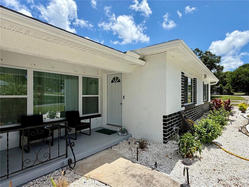 For Rent: $2,200 (2 beds, 2 baths, 1417 Square Feet)
