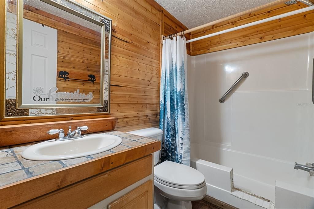 На продажу: $169,900 (3 спален, 2 ванн, 1248 Квадратных фут)