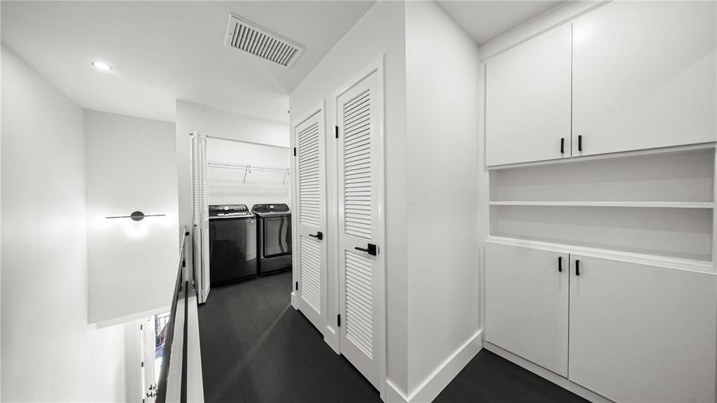En Venta: $1,099,000 (2 camas, 2 baños, 2156 Pies cuadrados)