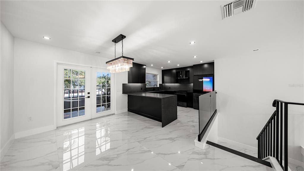 En Venta: $1,099,000 (2 camas, 2 baños, 2156 Pies cuadrados)