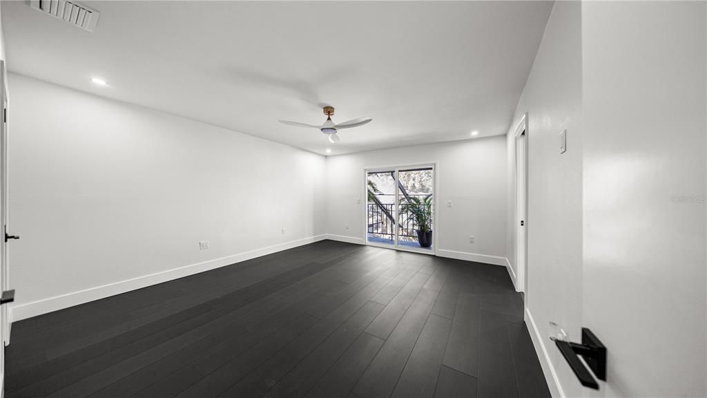 En Venta: $1,099,000 (2 camas, 2 baños, 2156 Pies cuadrados)