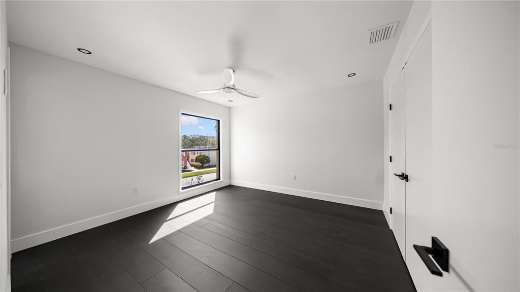 En Venta: $1,099,000 (2 camas, 2 baños, 2156 Pies cuadrados)