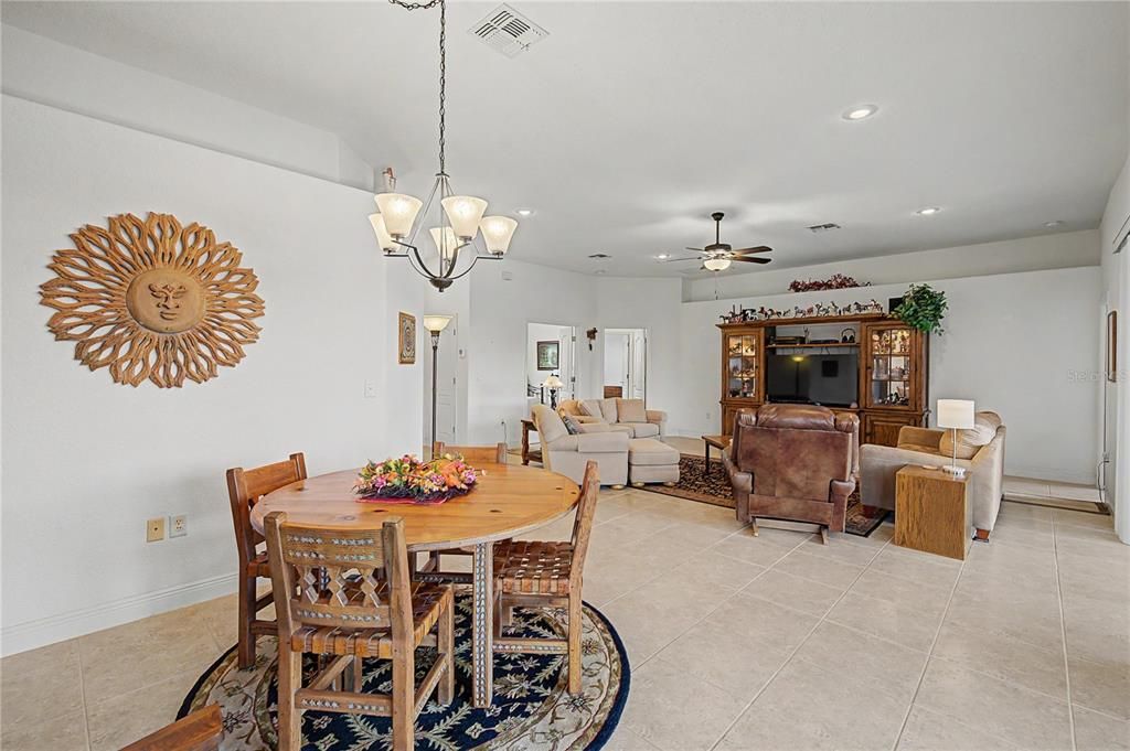 For Sale: $410,000 (3 beds, 2 baths, 1819 Square Feet)