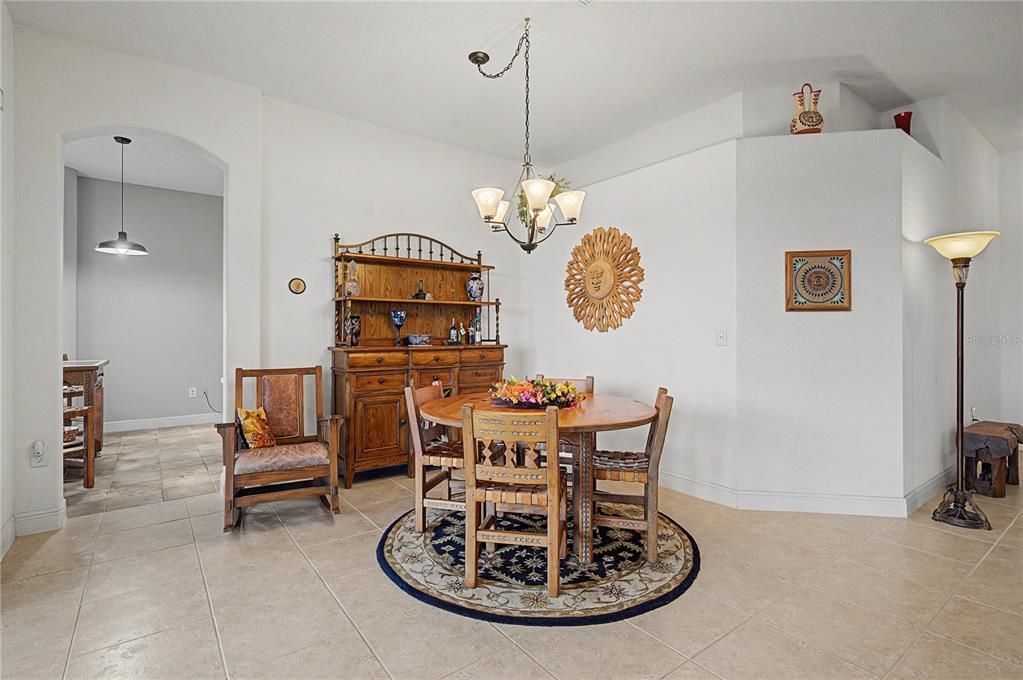 For Sale: $410,000 (3 beds, 2 baths, 1819 Square Feet)