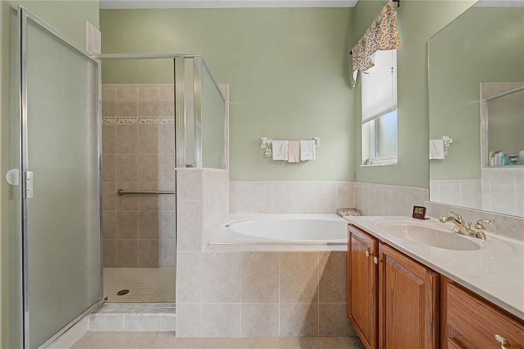 For Sale: $410,000 (3 beds, 2 baths, 1819 Square Feet)