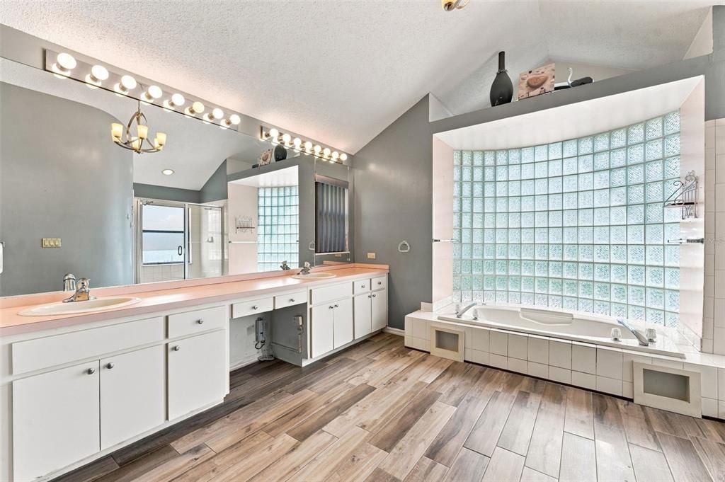 For Sale: $655,000 (4 beds, 3 baths, 2639 Square Feet)