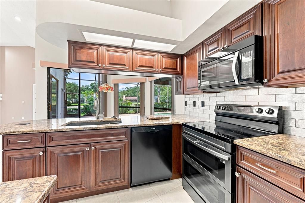 For Sale: $655,000 (4 beds, 3 baths, 2639 Square Feet)