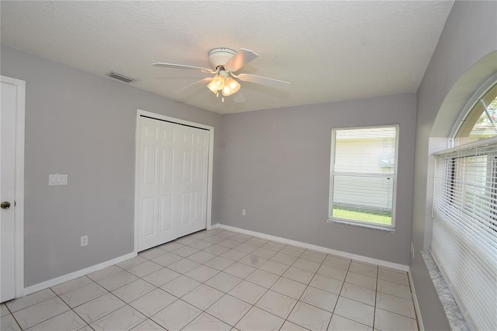 For Sale: $455,000 (6 beds, 0 baths, 2592 Square Feet)