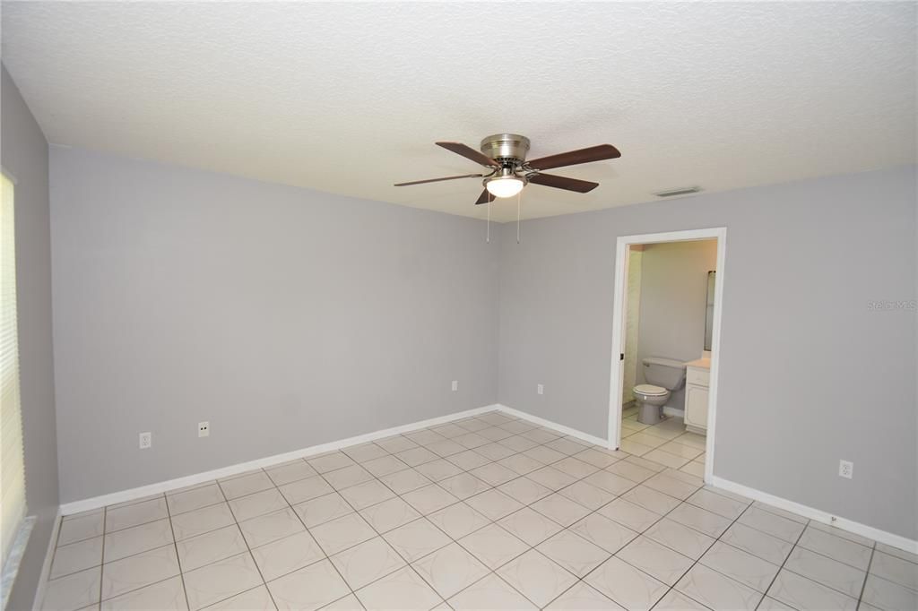 For Sale: $455,000 (6 beds, 0 baths, 2592 Square Feet)