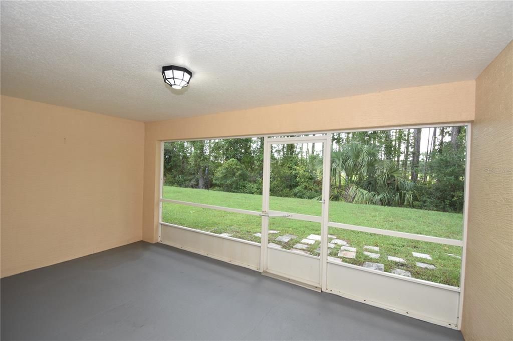 For Sale: $455,000 (6 beds, 0 baths, 2592 Square Feet)