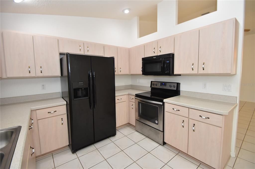For Sale: $455,000 (6 beds, 0 baths, 2592 Square Feet)