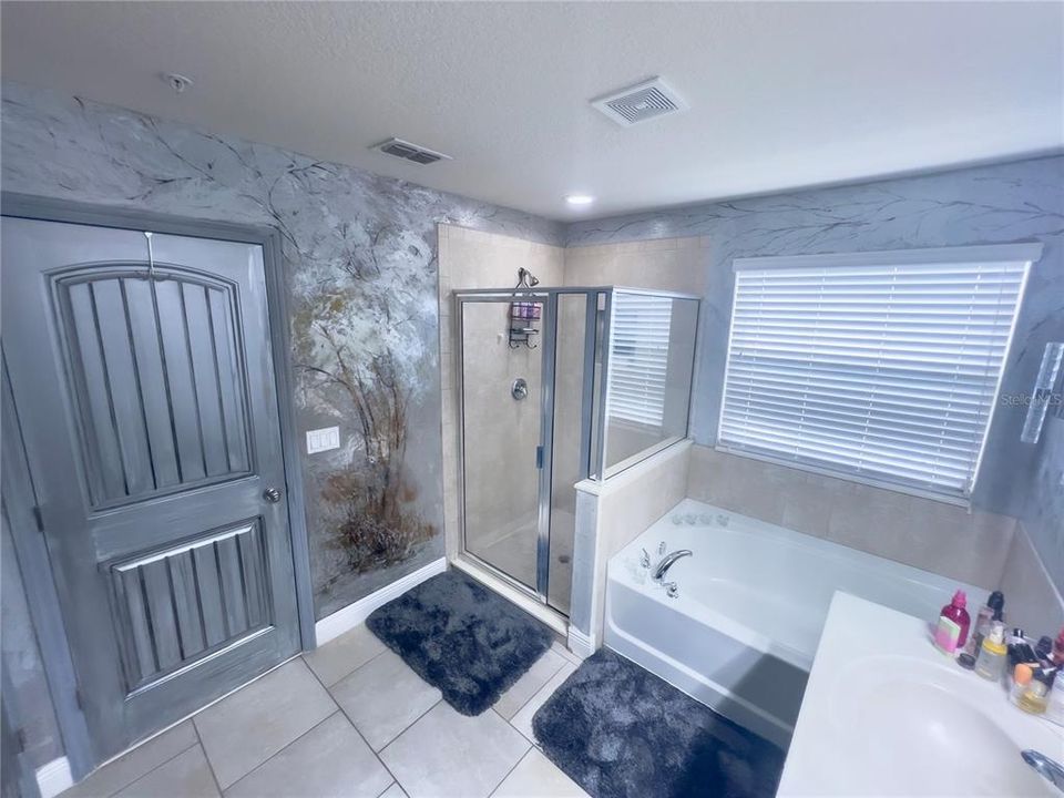 En Venta: $420,000 (3 camas, 3 baños, 2250 Pies cuadrados)
