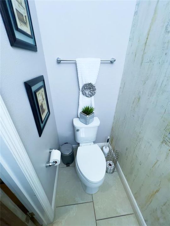 En Venta: $420,000 (3 camas, 3 baños, 2250 Pies cuadrados)