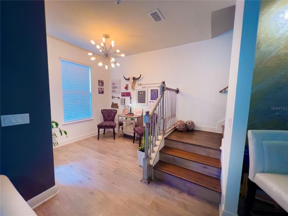 En Venta: $420,000 (3 camas, 3 baños, 2250 Pies cuadrados)