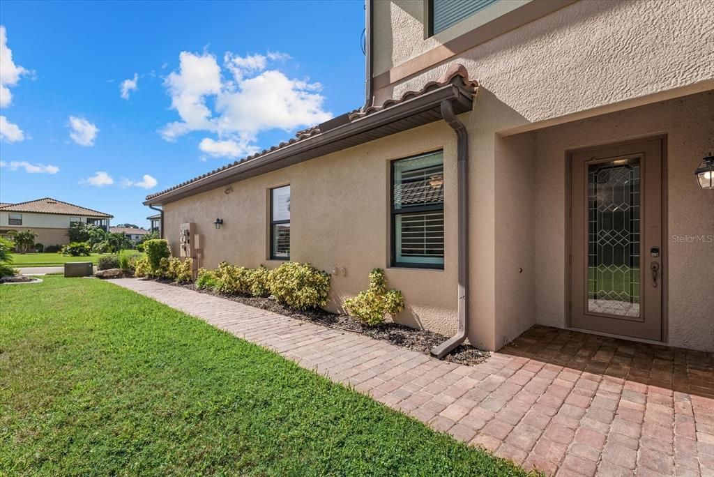 For Sale: $339,900 (3 beds, 2 baths, 1706 Square Feet)