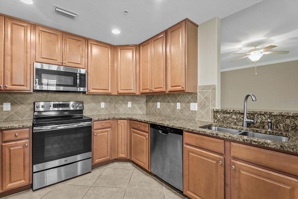 For Sale: $339,900 (3 beds, 2 baths, 1706 Square Feet)